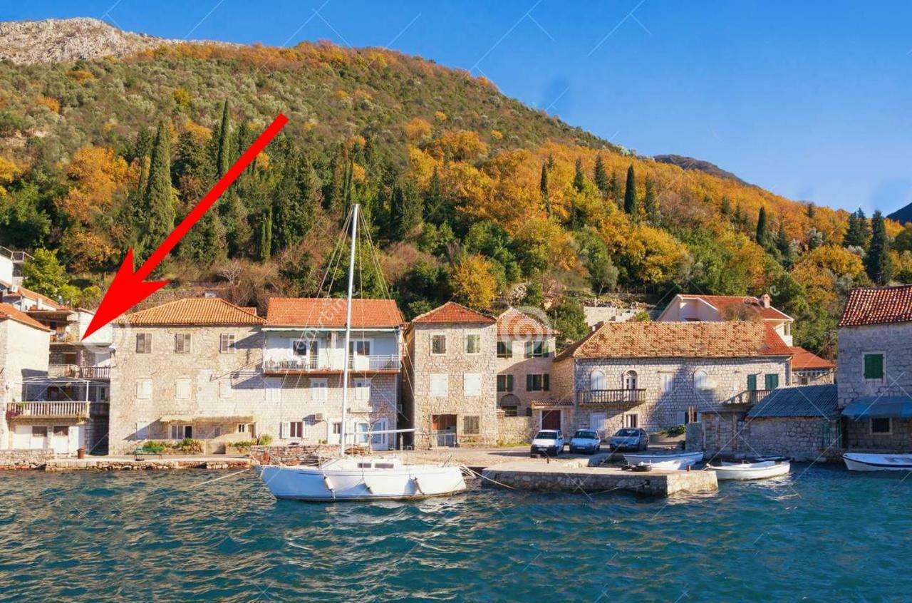 Вилла House By The Sea Тиват Экстерьер фото