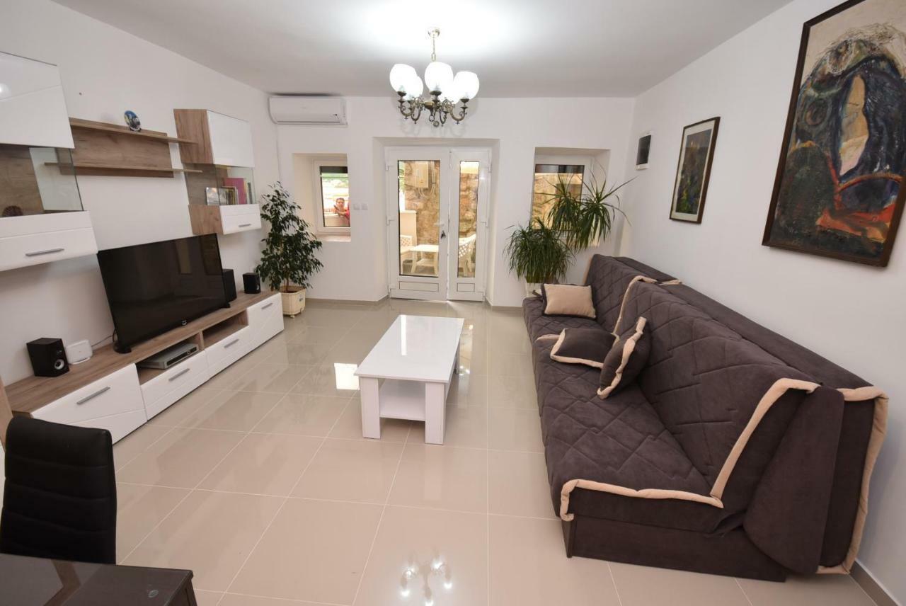 Вилла House By The Sea Тиват Экстерьер фото