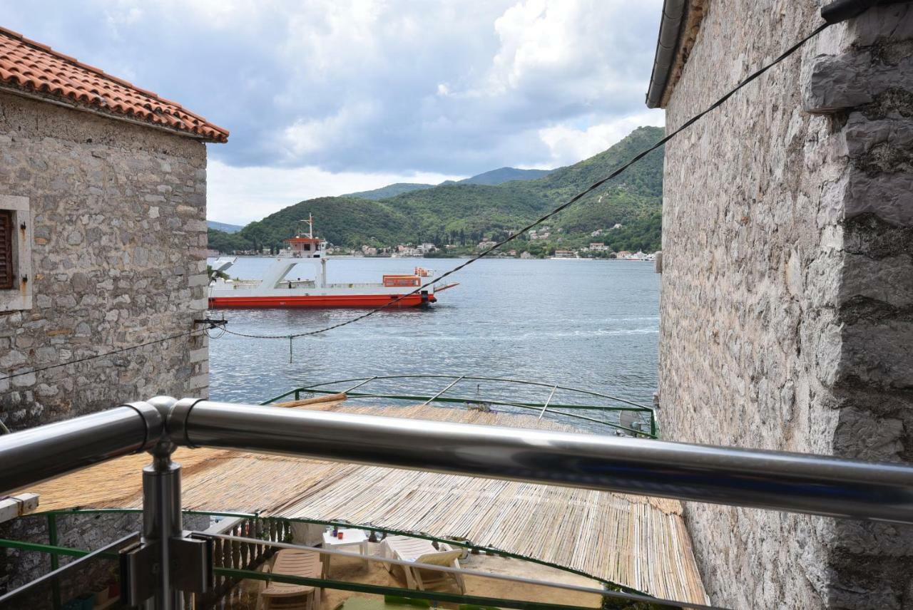 Вилла House By The Sea Тиват Экстерьер фото